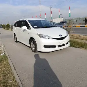 Toyota Wish, 2014