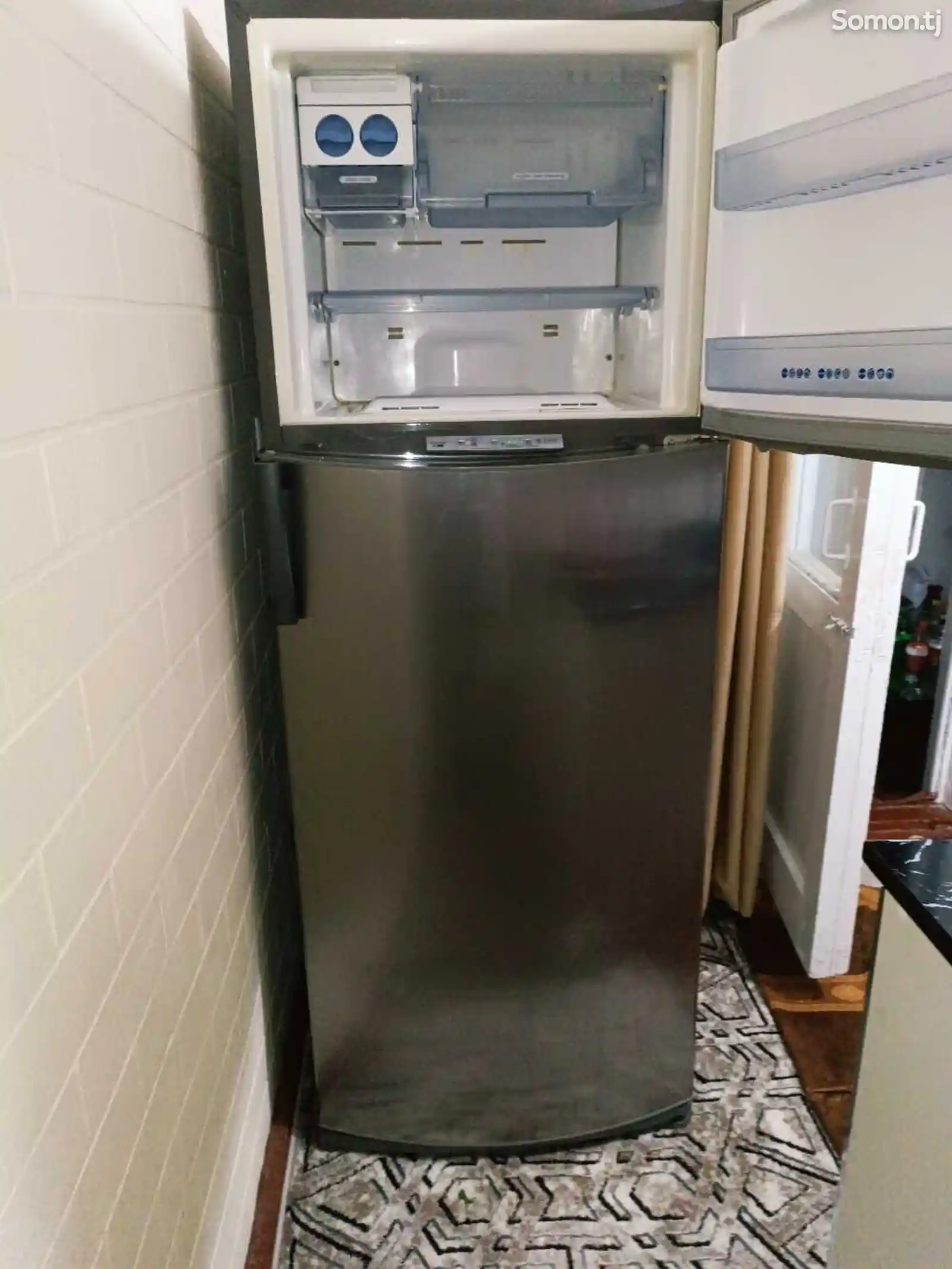 Холодильник whirlpool-1
