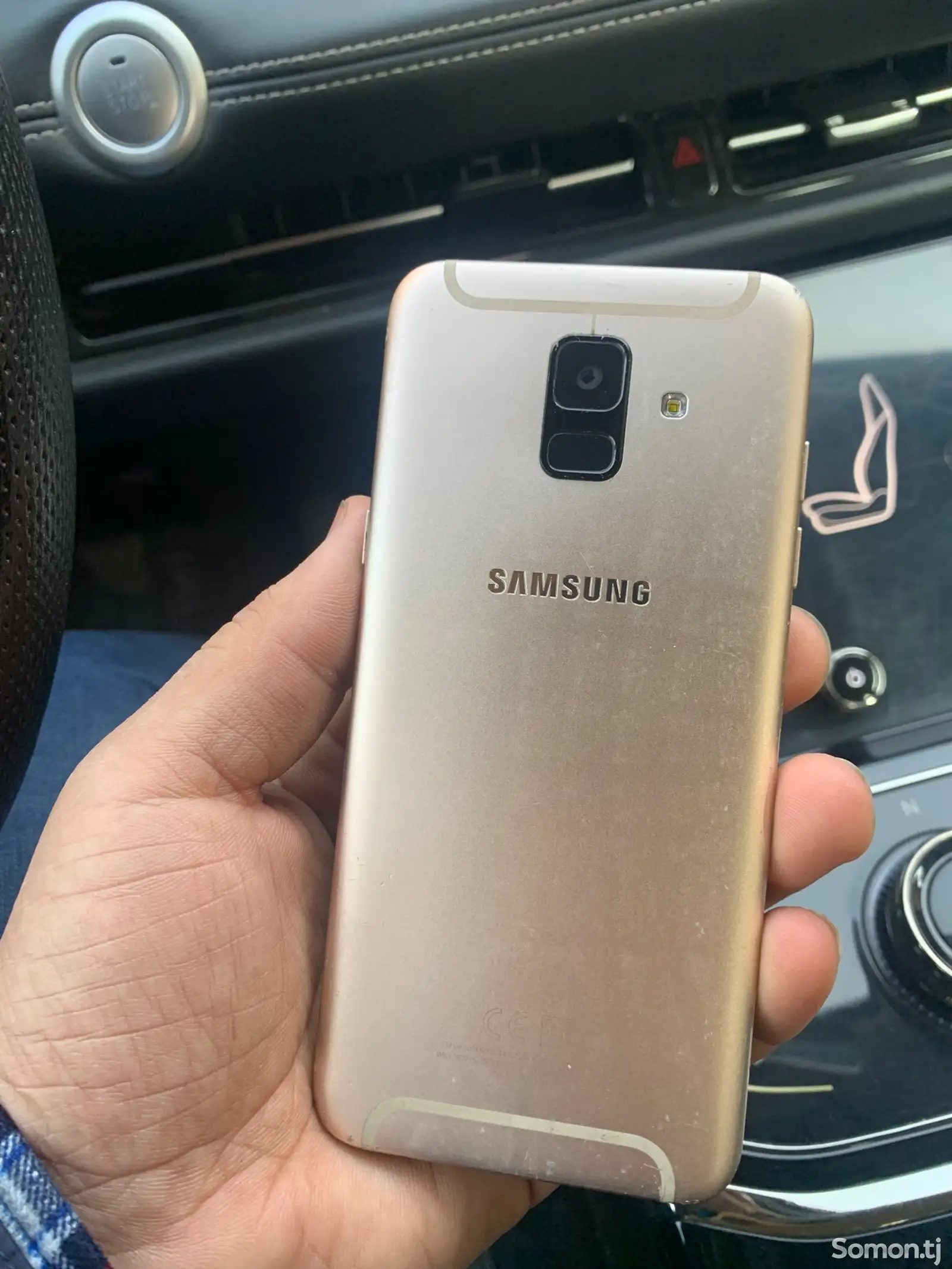 Samsung Galaxy A6-1