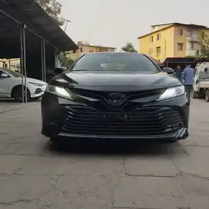 Toyota Camry, 2018