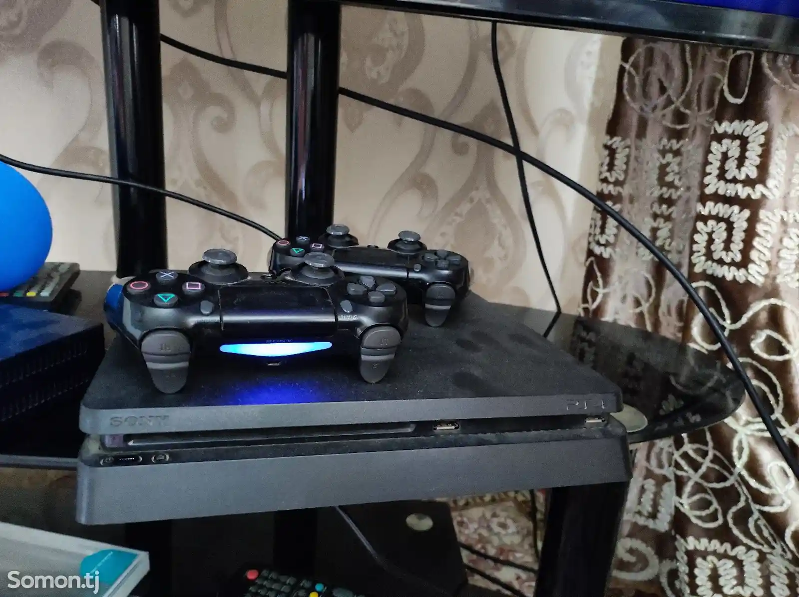 Игровая приставка Sony PlayStation 4 slim-1