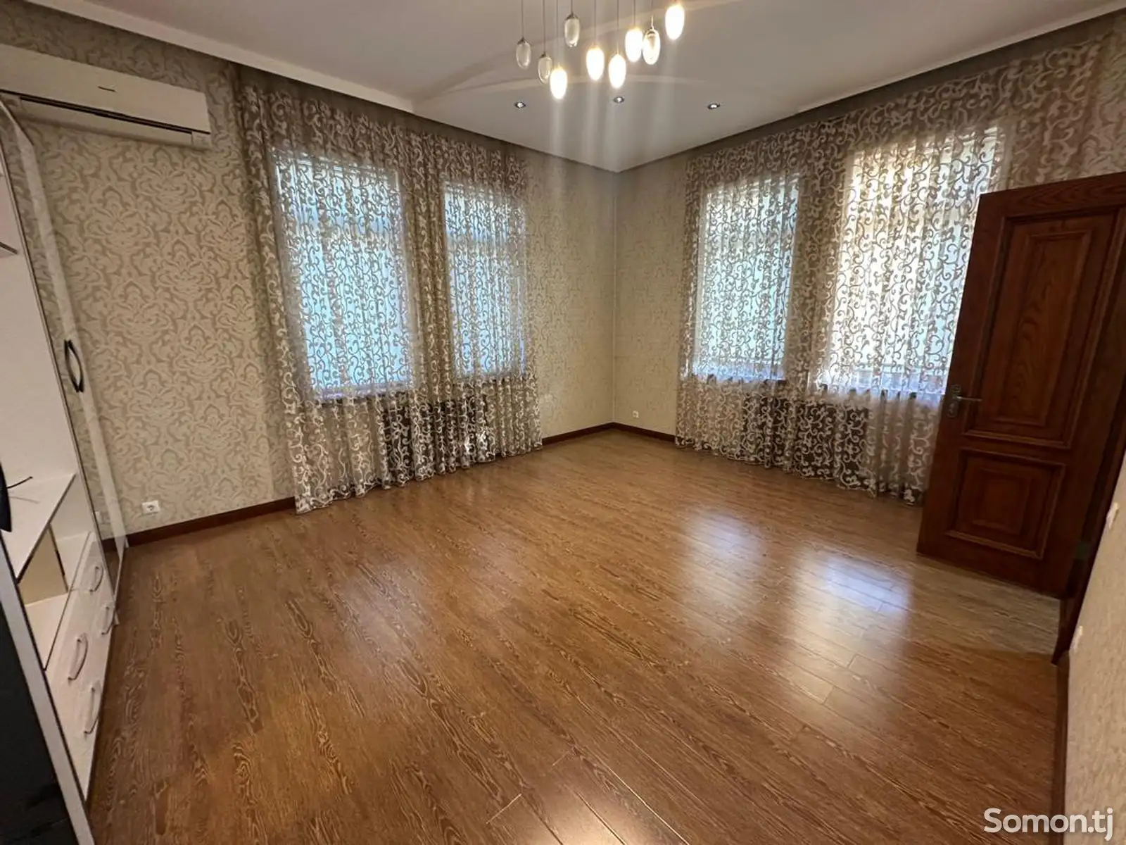 Помещение под офис, 550м², р/н Сомони.-1