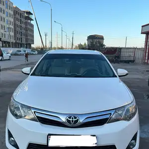 Toyota Camry, 2013