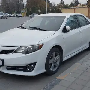 Toyota Camry, 2012