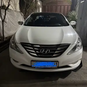 Hyundai Sonata, 2011