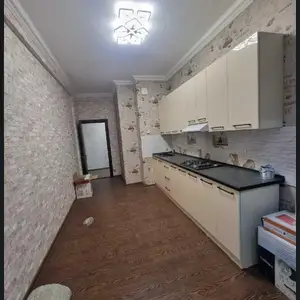 2-комн. квартира, 5 этаж, 71м², Универмаг