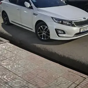 Kia K5, 2015