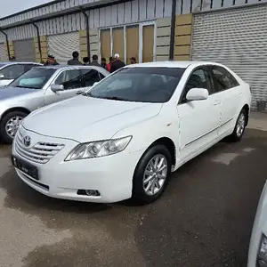 Toyota Camry, 2010