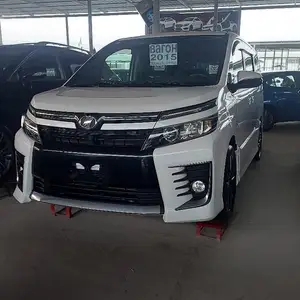 Toyota Voxy, 2015