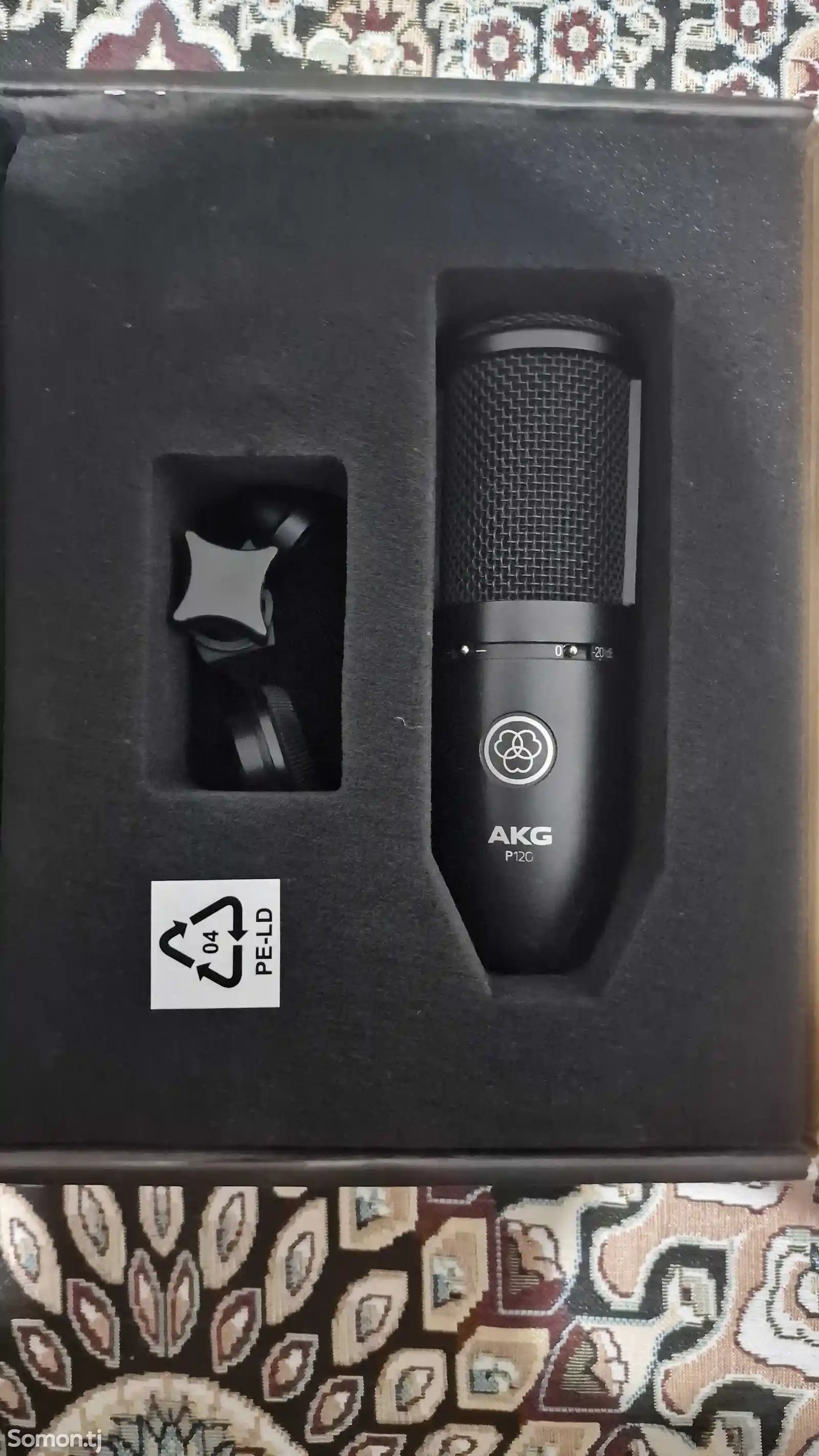 Студийный микрофон AKG P120-1