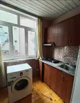 3-комн. квартира, 2 этаж, 60м², Универмаг-4