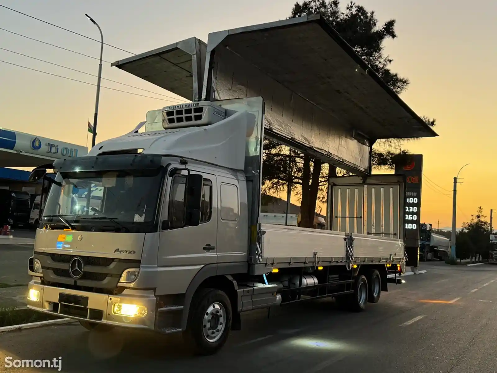 Бортовой грузовик Mercedes-Benz Atego 1229, 2014-4