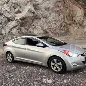 Hyundai Elantra, 2013