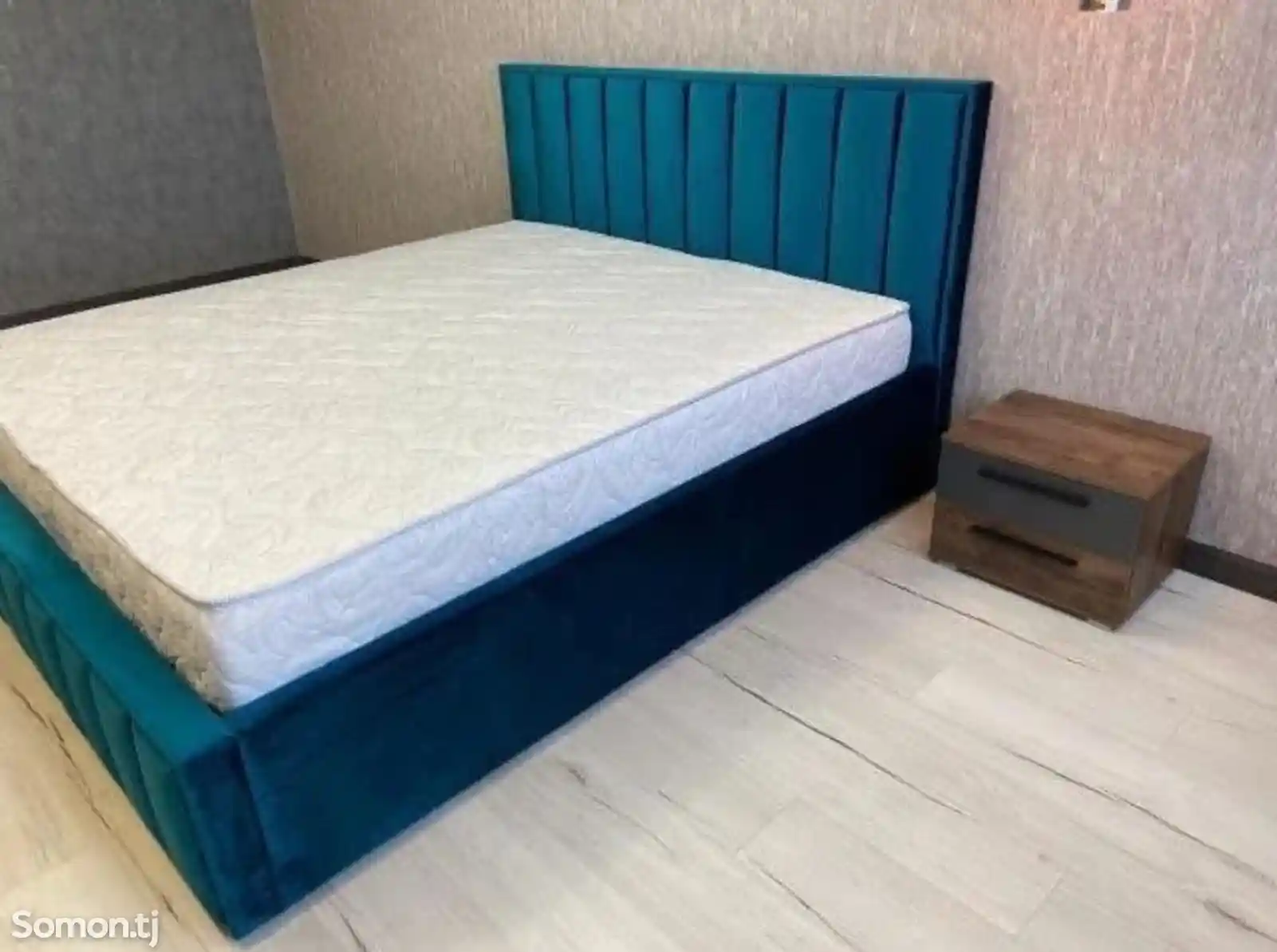 Двуспальная кровать на заказ-9