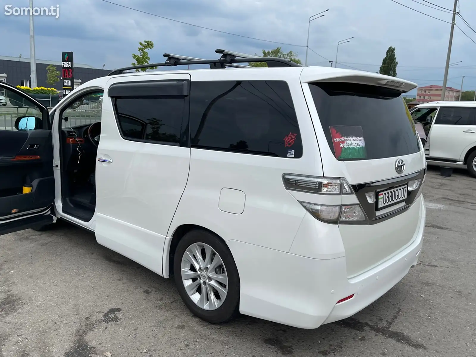 Toyota Vellfire, 2010-2