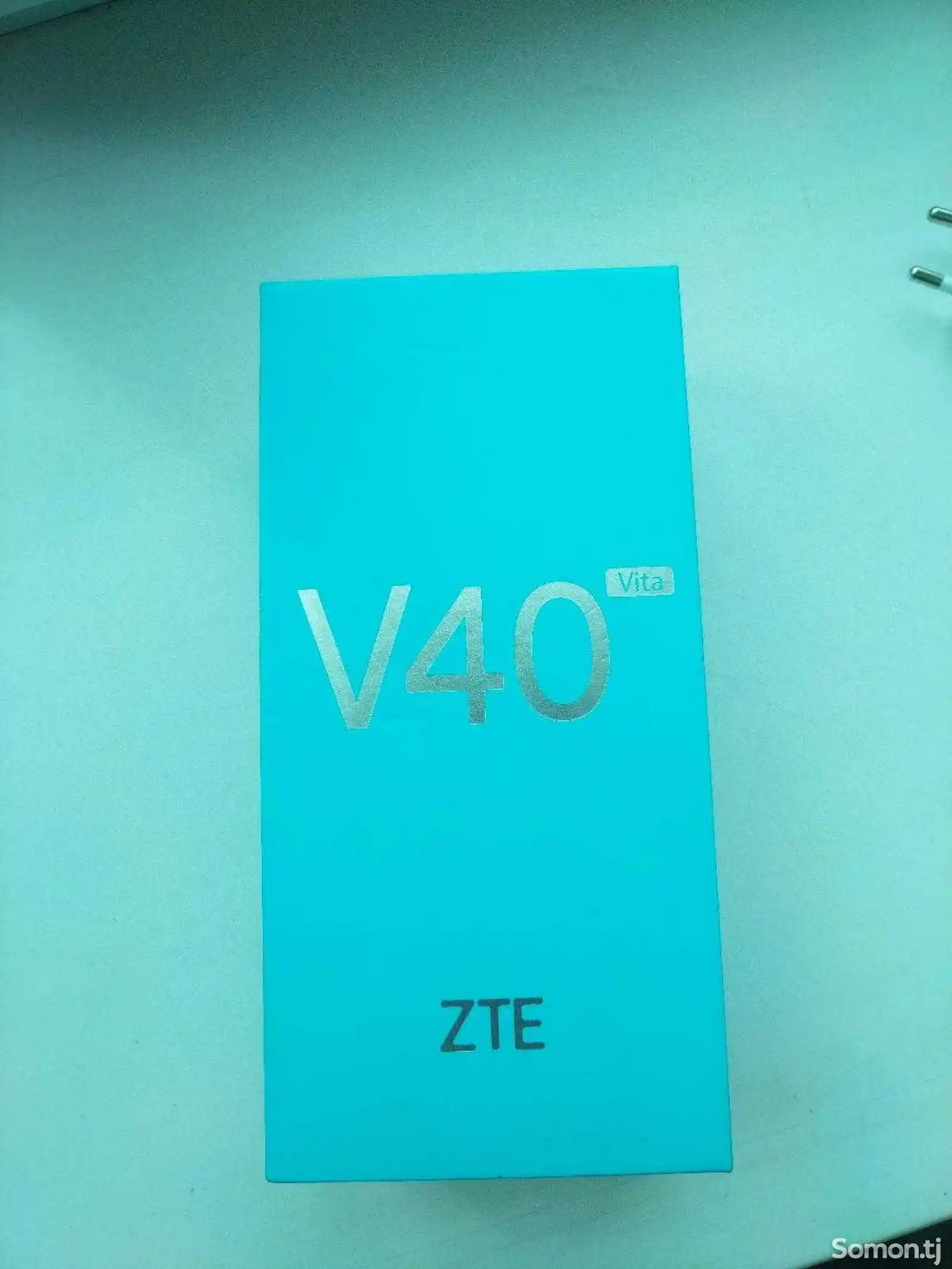 ZTE V40-1