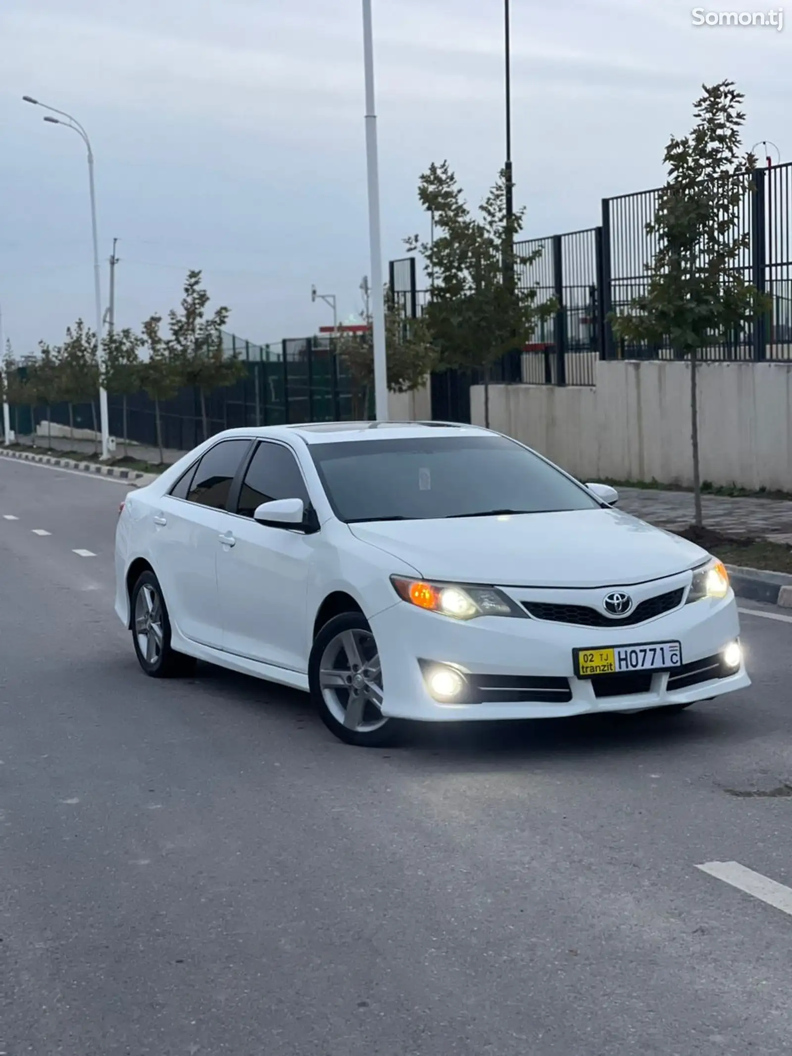 Toyota Camry, 2013-1