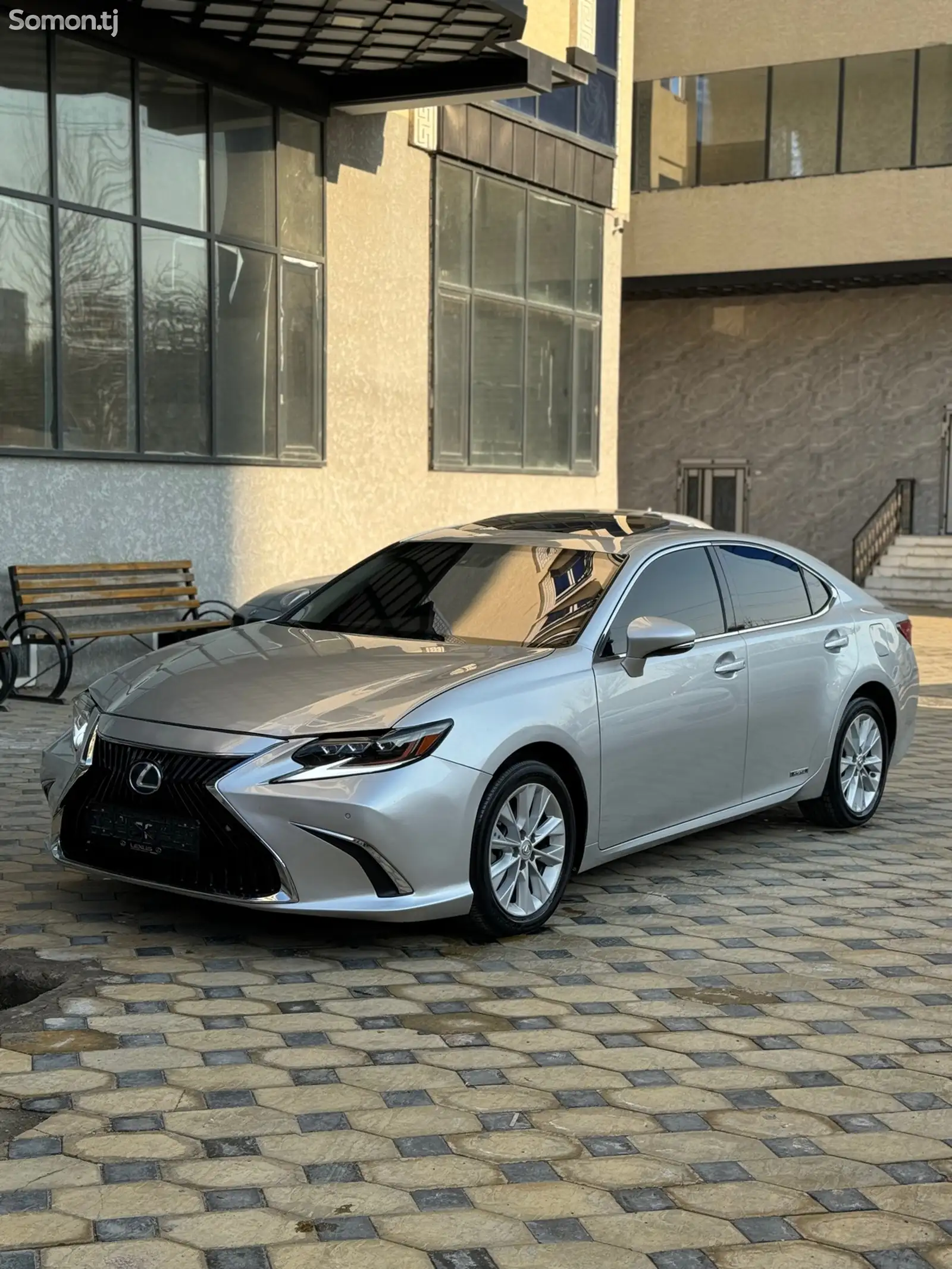 Lexus ES series, 2013-1