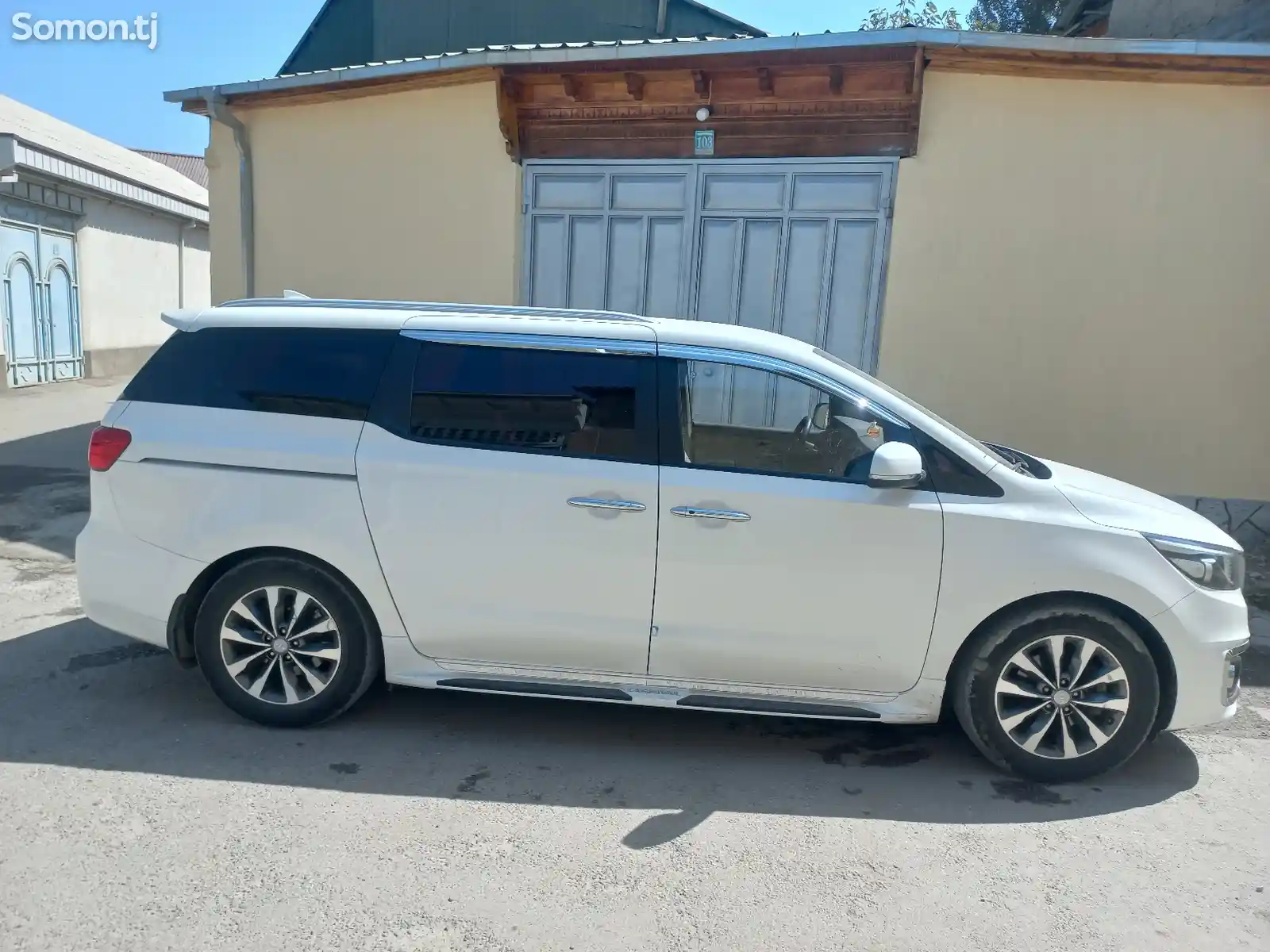 Kia Carnival, 2015-2