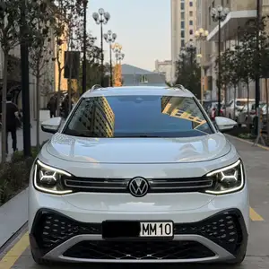 Volkswagen ID.6, 2023