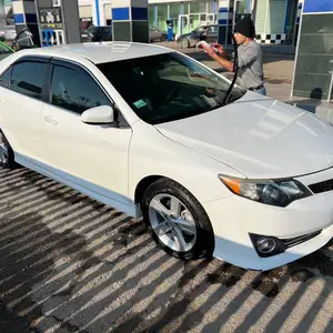 Toyota Camry, 2012