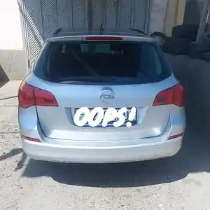 Opel Astra J, 2011