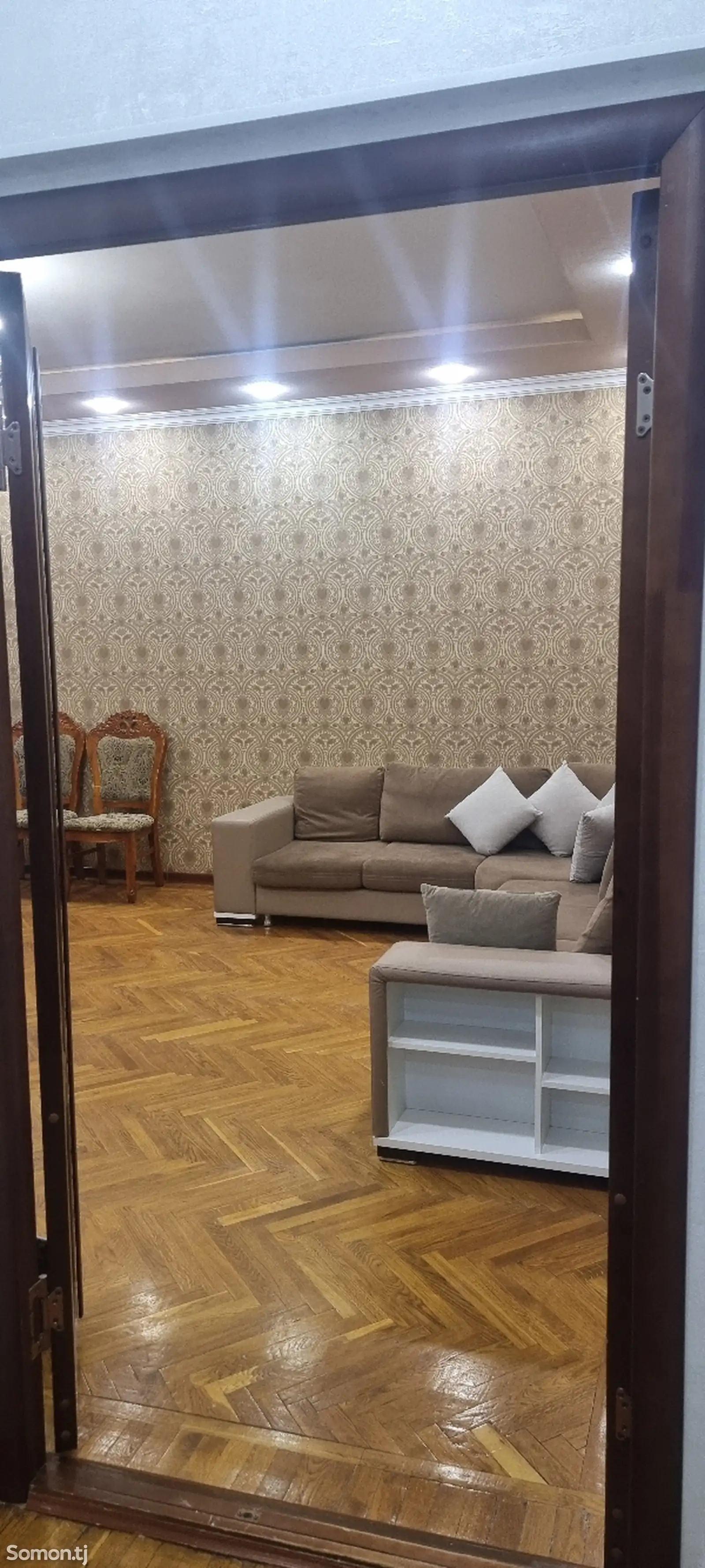 4-комн. квартира, 3 этаж, 140м², Сино-1