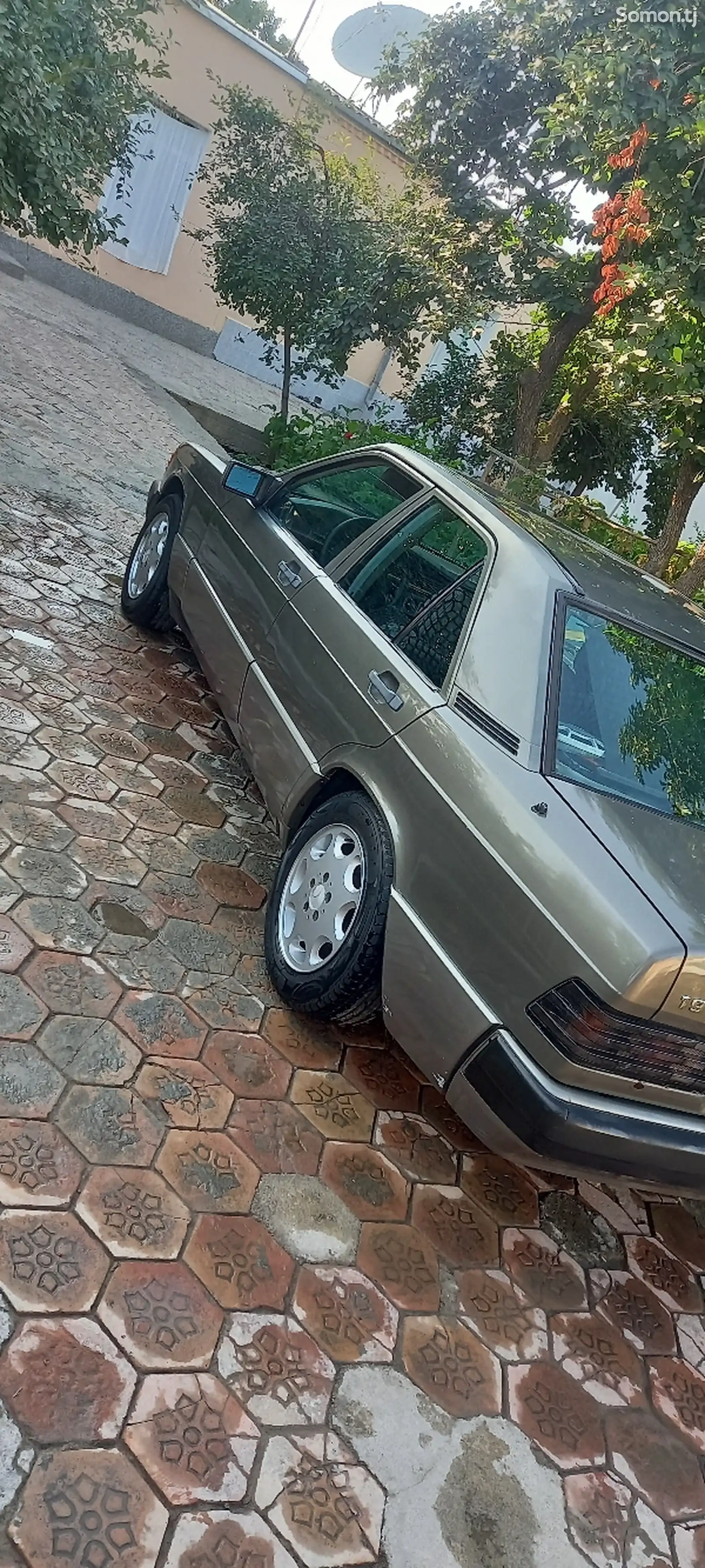 Mercedes-Benz W124, 1992-3