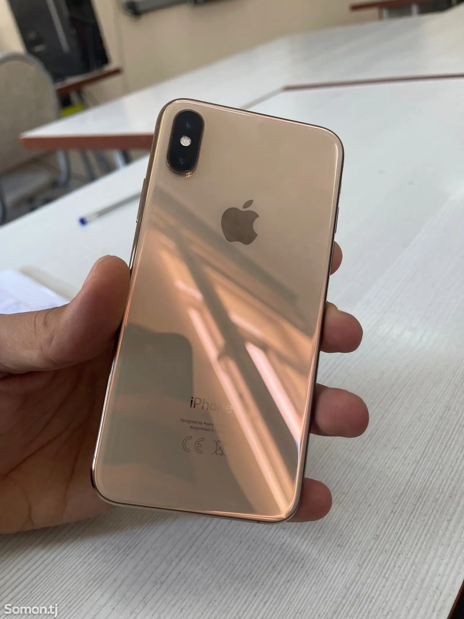 Apple iPhone Xs, 64 gb, Gold-1