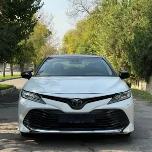 Toyota Camry, 2018