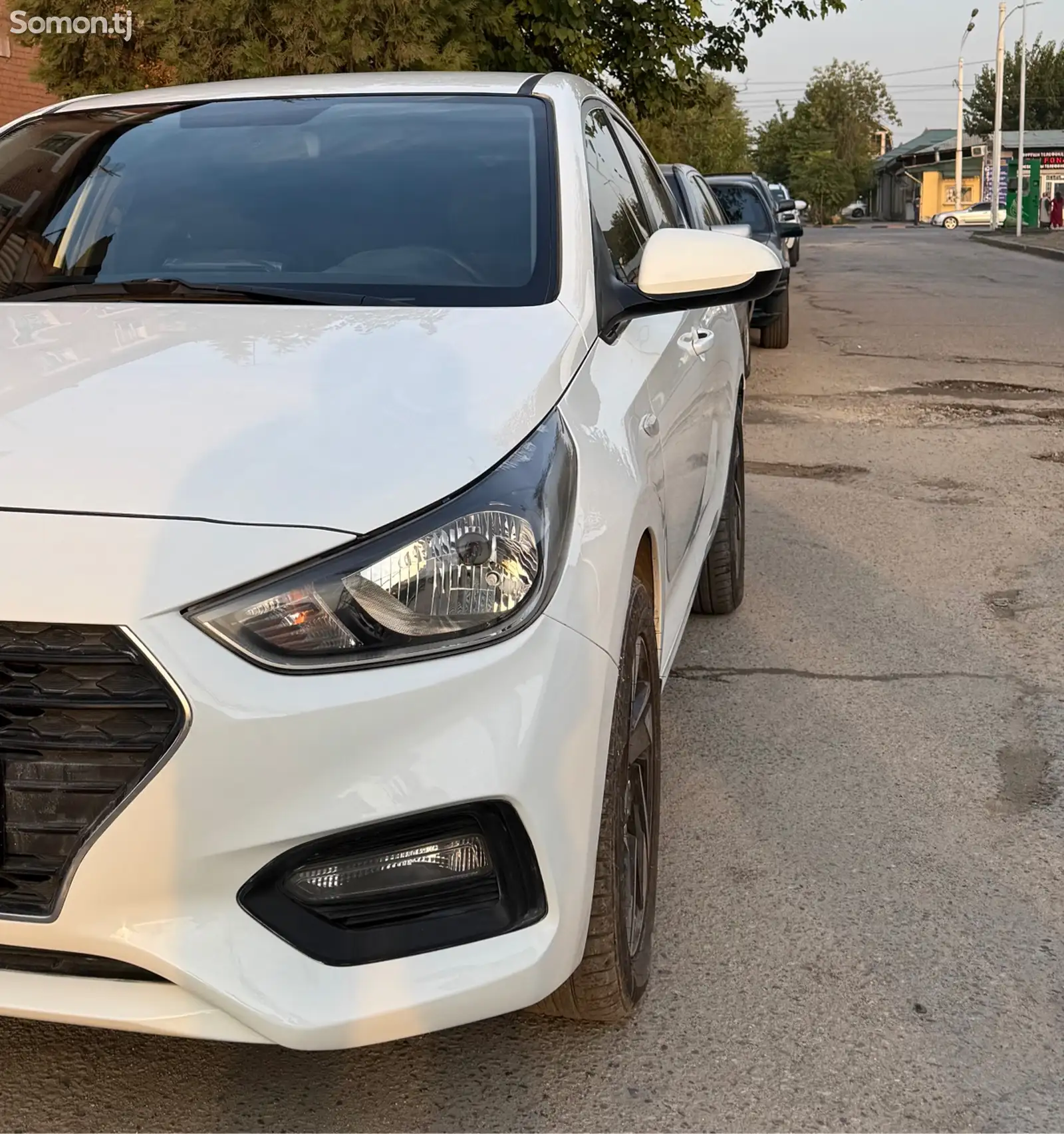 Задние и передни фары от Hyundai Solaris-1