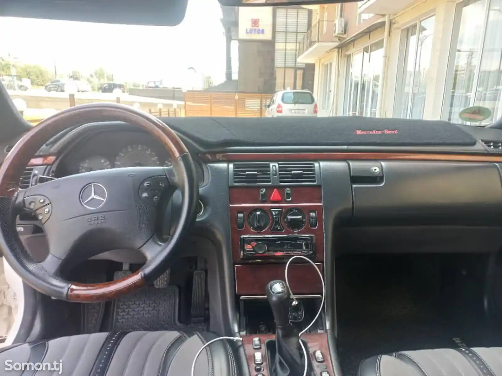 Mercedes-Benz E class, 1999-8