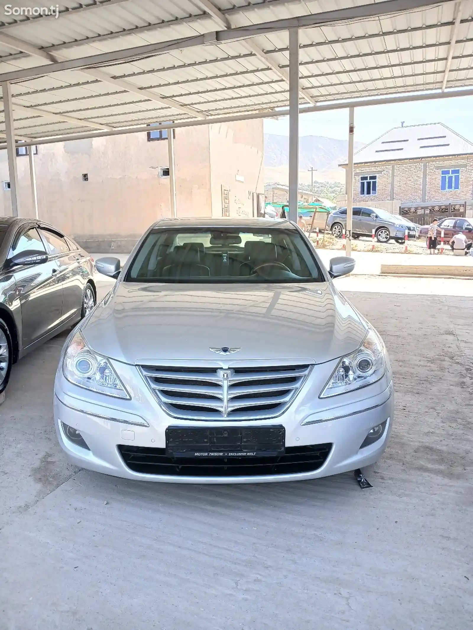 Hyundai Genesis, 2009-1