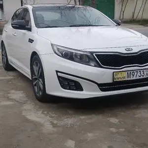 Kia K5, 2015