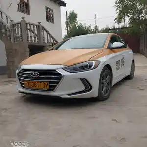 Hyundai Elantra, 2017