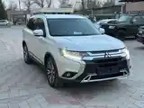 Mitsubishi Outlander, 2022-2