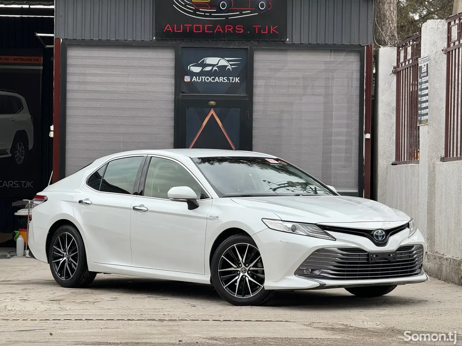 Toyota Camry, 2017-1