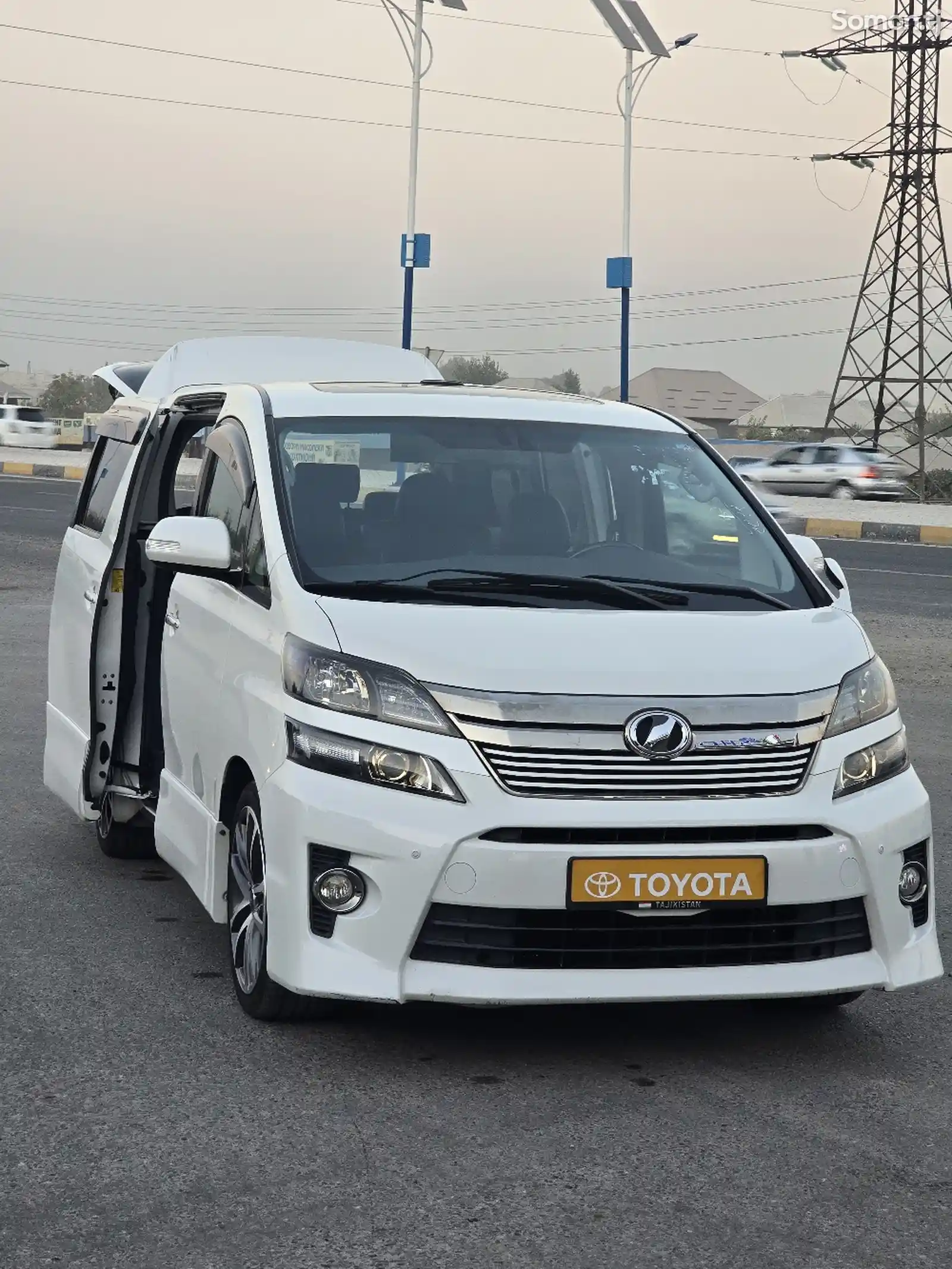 Toyota Vellfire, 2014-1