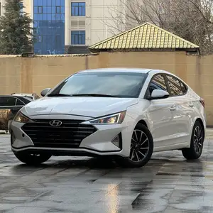 Hyundai Elantra, 2019