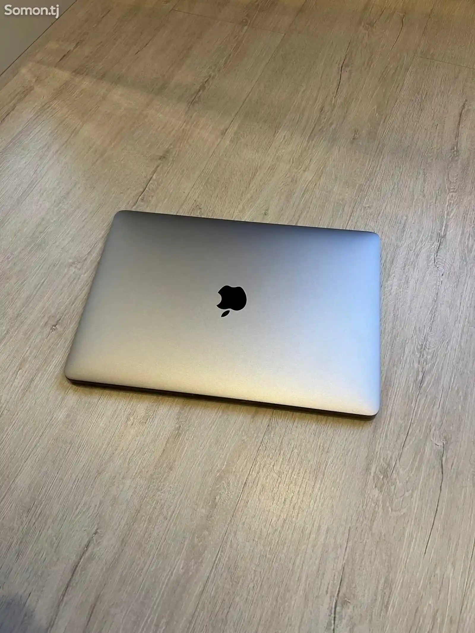 Ноутбук Apple MacBook pro 2017-1