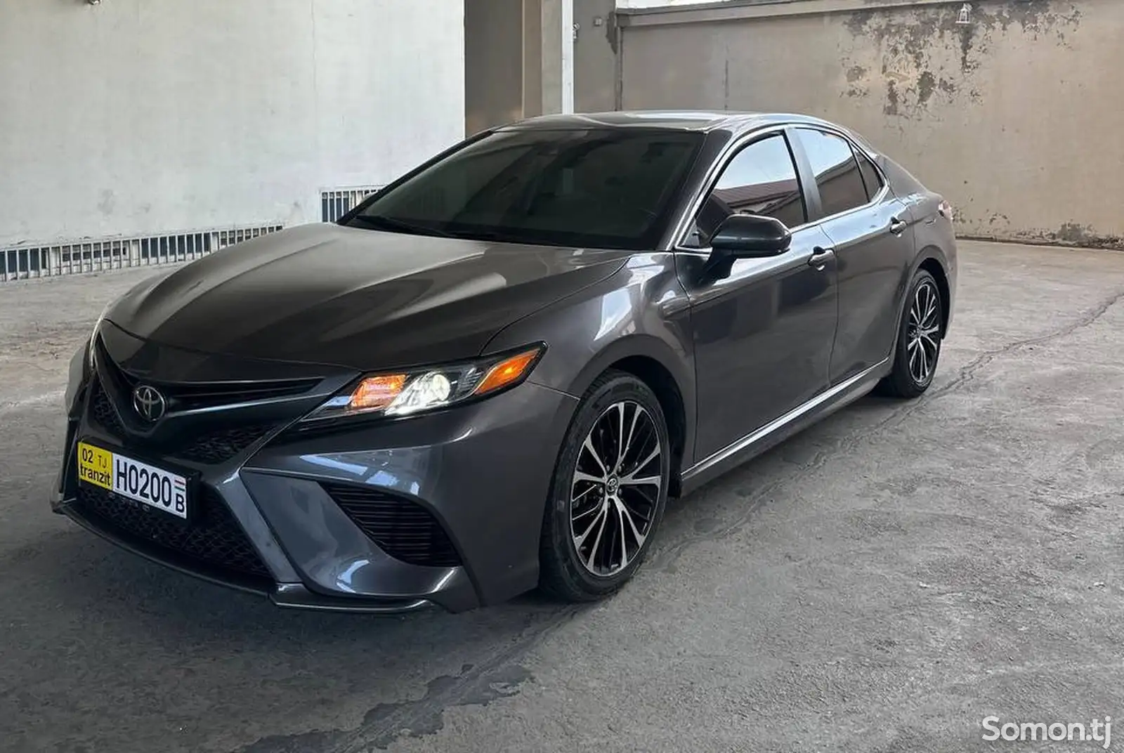 Toyota Camry, 2018-1