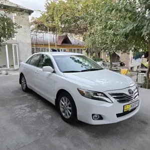 Toyota Camry, 2011