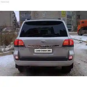 Задние фары на Toyota Land Cruiser 200 Lexus Style