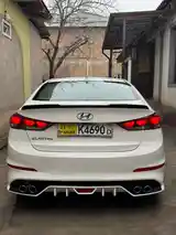 Hyundai Elantra, 2017-5