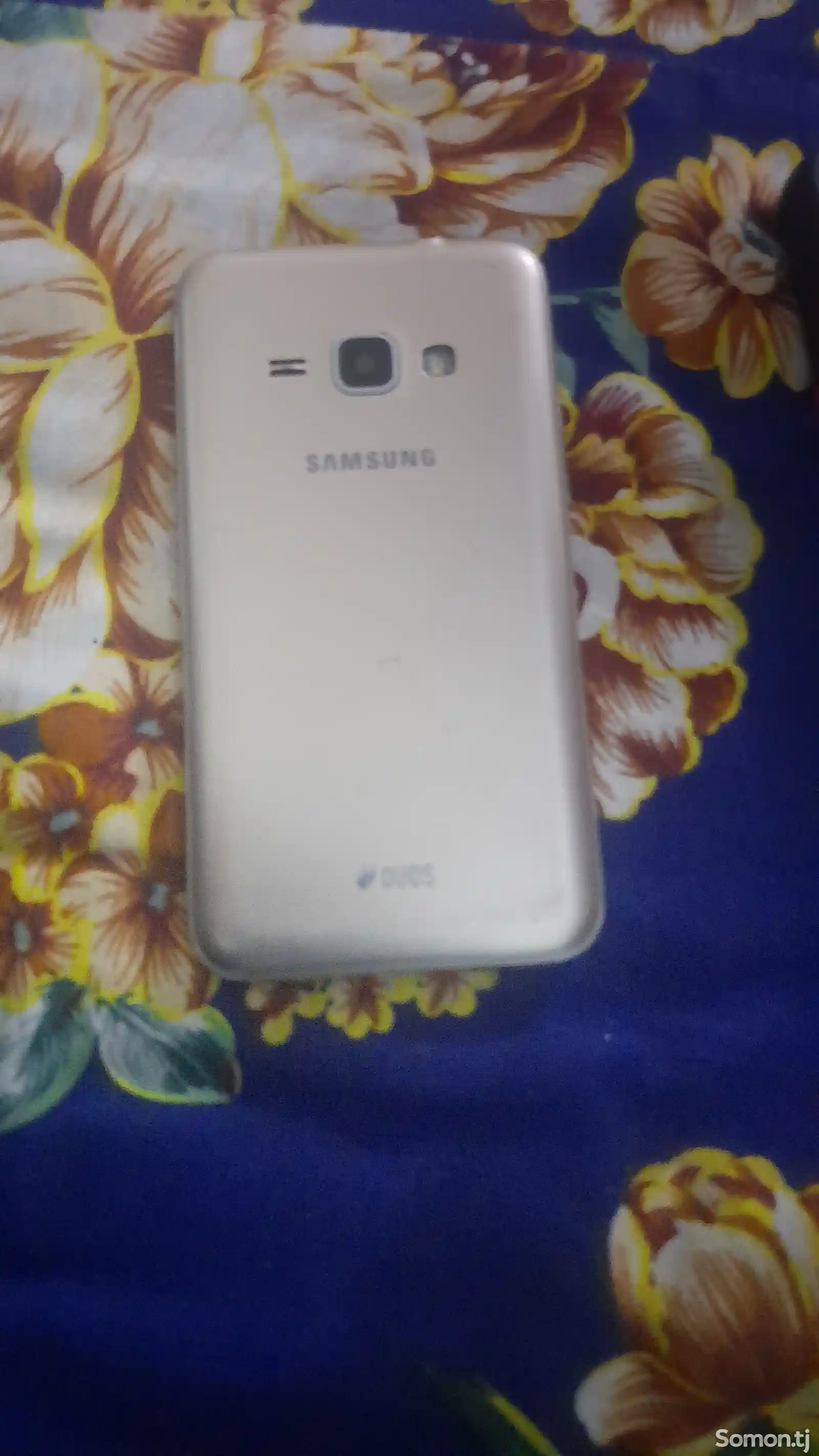 Samsung Galaxy J1-1