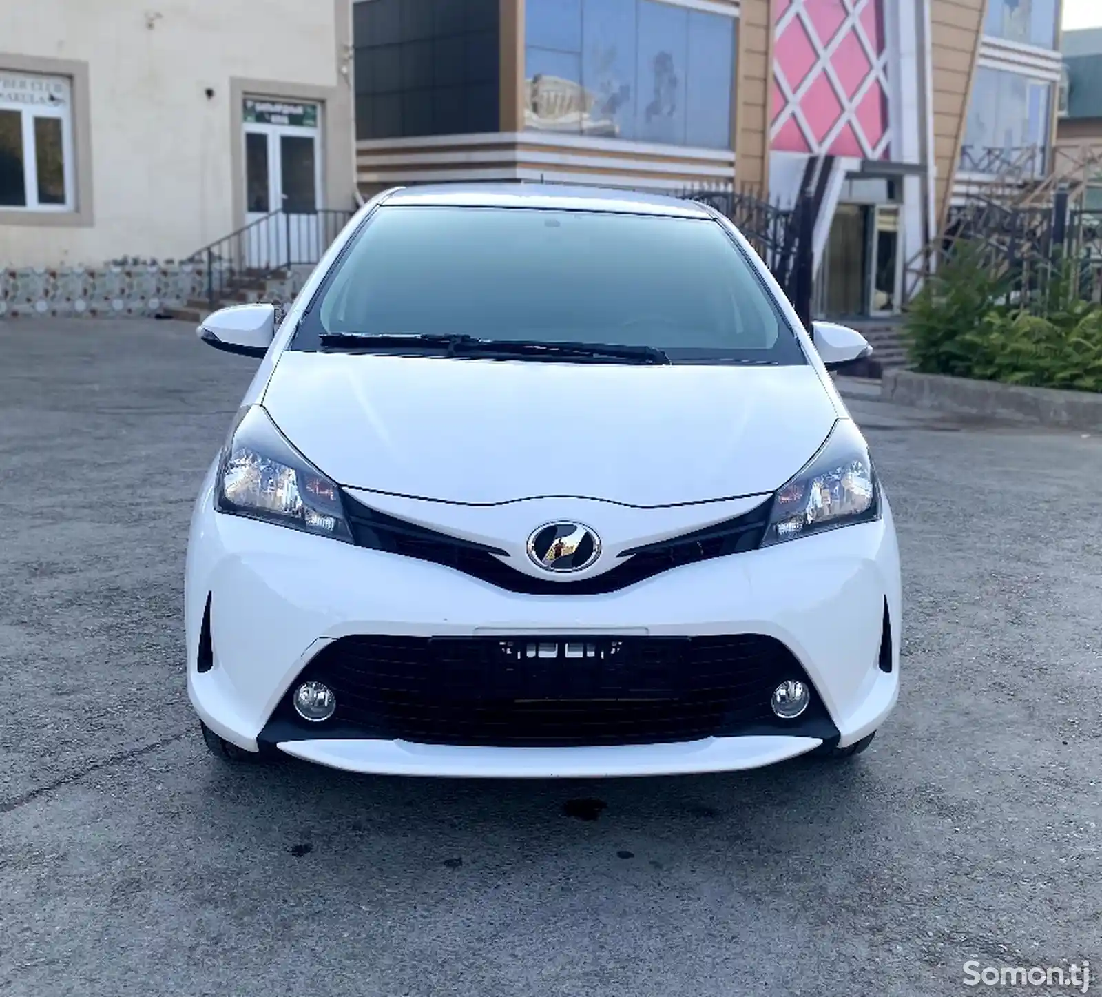 Toyota Vitz, 2014-10