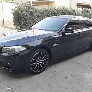 BMW 5 series, 2011