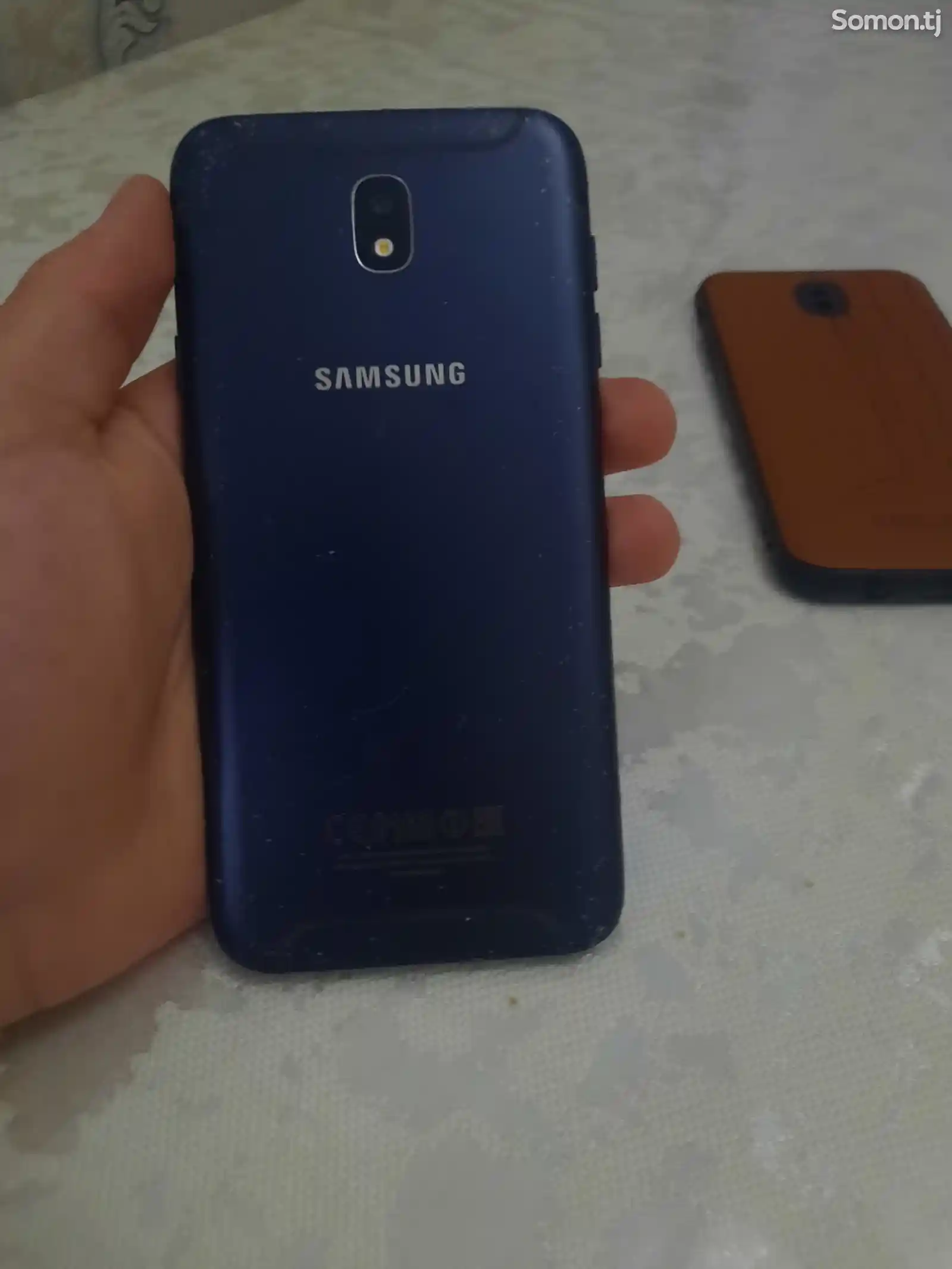 Samsung Galaxy J7, 2017-3