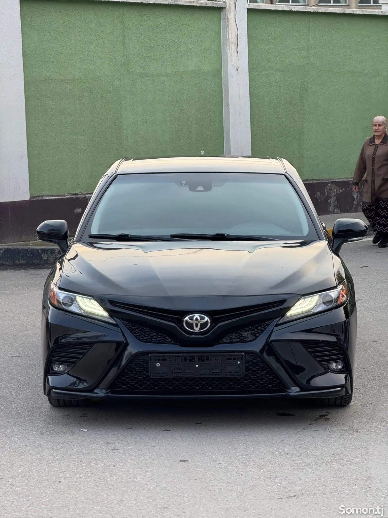 Toyota Camry, 2018-1