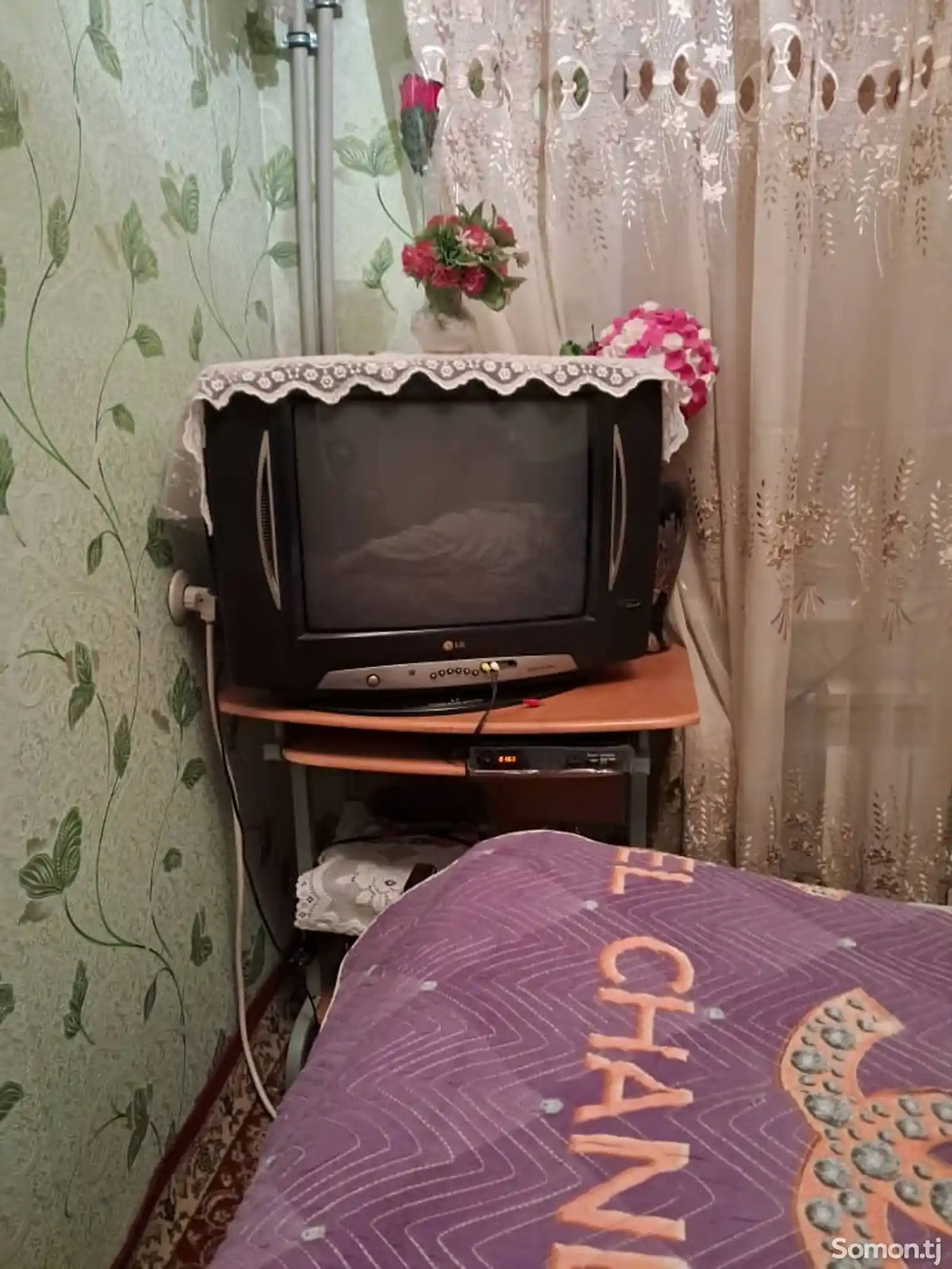 Телевизор и подставка-1